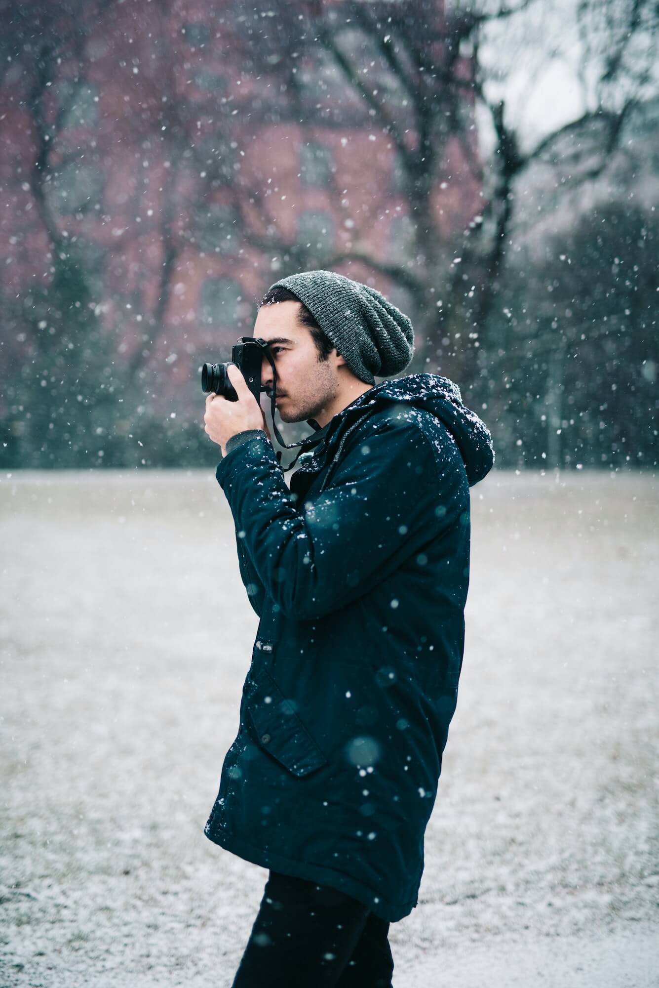 young-photographer-in-wintertime-1.jpg